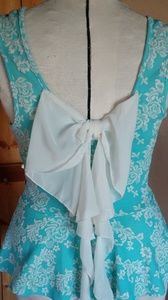 Blue & white floral print top